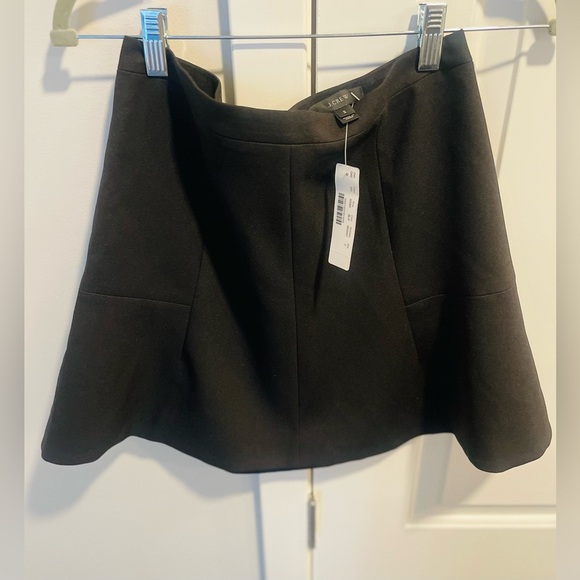 NWT! J. Crew Fluted Mini Skirt Double Crepe Black, Size 2 - Picture 2 of 7